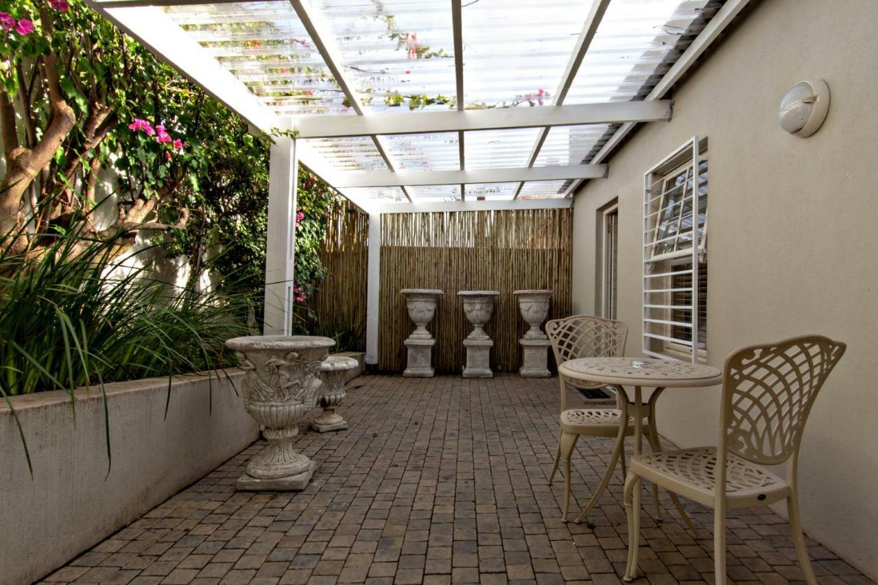 Rhonda'S Manor Boutique Guesthouse Кейптаун Екстериор снимка